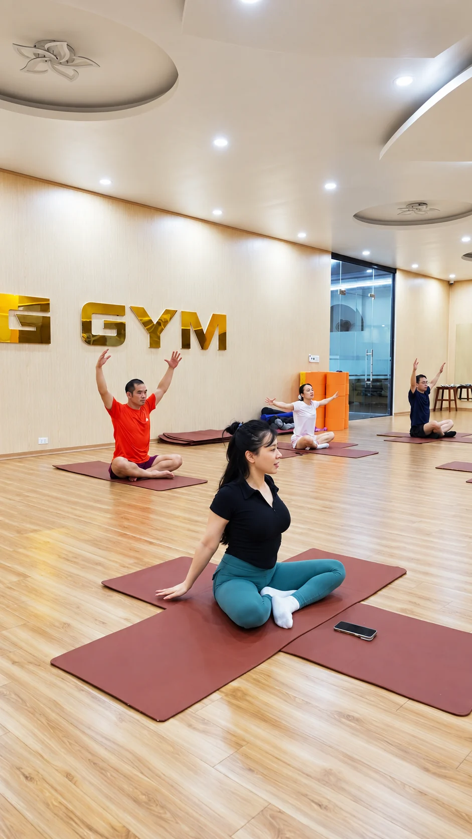 Nữ hội viên trong buổi Yoga tại Dũng Gym 3